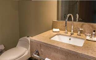 Hampton by Hilton Medellin