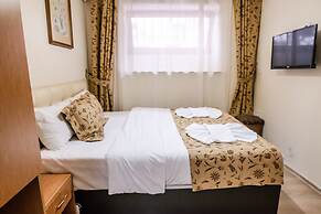 Camelot Apartment