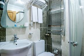 Camelot Apartment