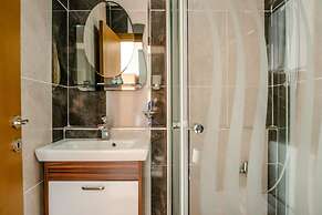 Camelot Apartment