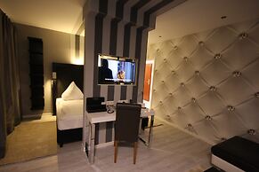 SL'otel - Budget
