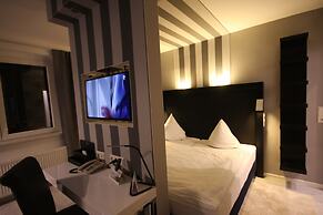 SL'otel - Budget