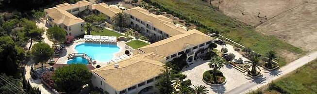 Karavostasi Beach Hotel