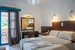 Karavostasi Beach Hotel
