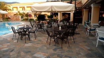 Karavostasi Beach Hotel