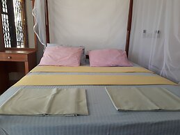 Traveller's Home Hotel
