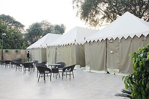 Jhansi Hotel