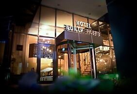 North Point Hotel