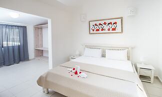 Los Corales Beach Village