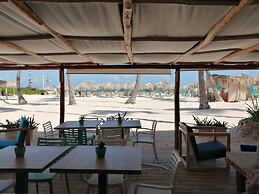 Los Corales Beach Village