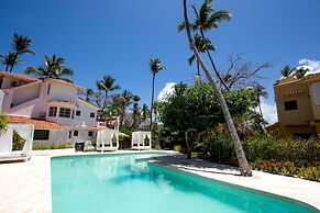 Los Corales Beach Village