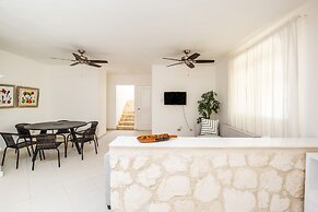 Los Corales Beach Village
