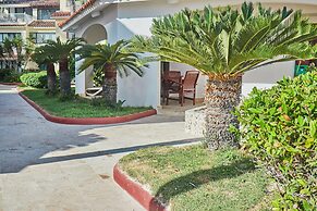 Los Corales Beach Village
