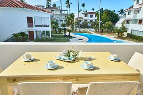 Los Corales Beach Village