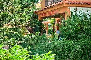 Los Corales Beach Village