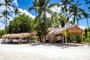 Los Corales Beach Village