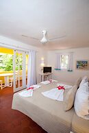 Los Corales Beach Village