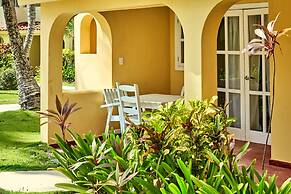 Los Corales Beach Village