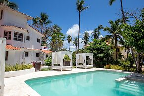 Los Corales Beach Village