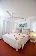 Los Corales Beach Village