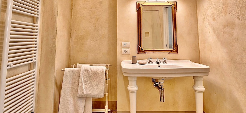 Palazzo Mantua Benavides Suites and Apartments