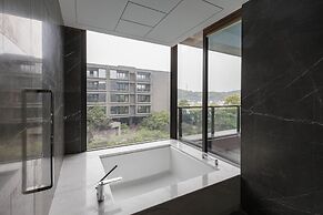 Hilton Ningbo Dongqian Lake