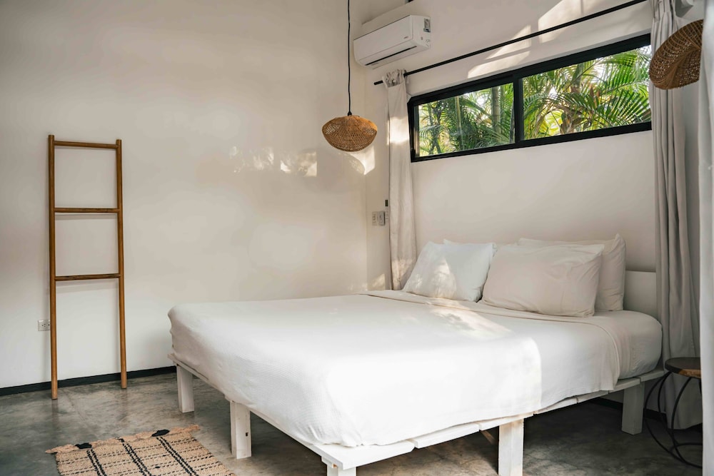 La Negra Surf Hotel