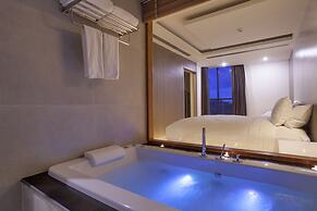 The Zense Boutique Hotel