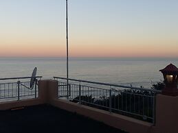 Dolphin Point