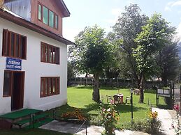 Zebrina Guest House
