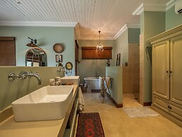Kambaku River Lodge