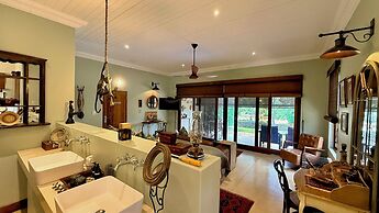 Kambaku River Lodge