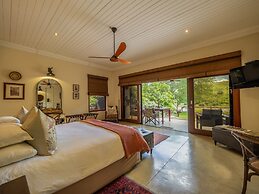 Kambaku River Lodge