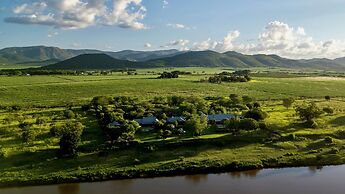 Kambaku River Lodge