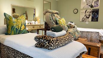 Kambaku River Lodge