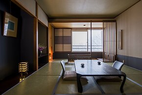 Hotel Lucent Takamiya