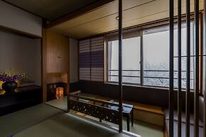 Hotel Lucent Takamiya