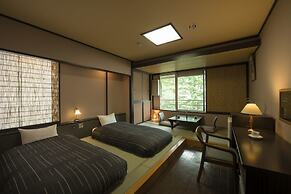 Hotel Lucent Takamiya