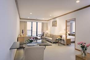 Riverine Place Hotel and Residence