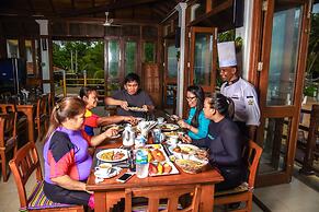 White Villa Resort Aungalla