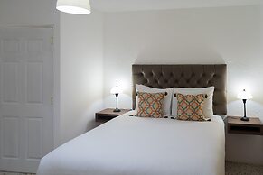 In & Out Hotel