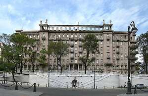 Optimum Hotel