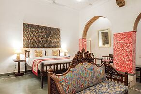 Neemrana Fort-Palace