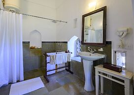 Neemrana Fort-Palace