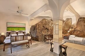 Neemrana Fort-Palace