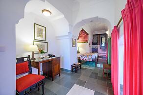 Neemrana Fort-Palace