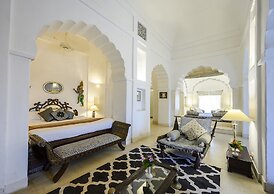 Neemrana Fort-Palace