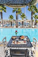 Ianos Hotel