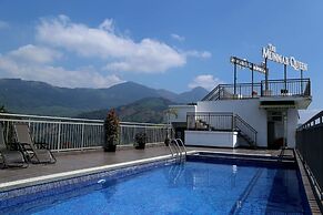 The Munnar Queen