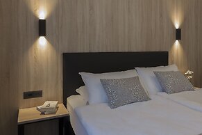 Tourist Hotel